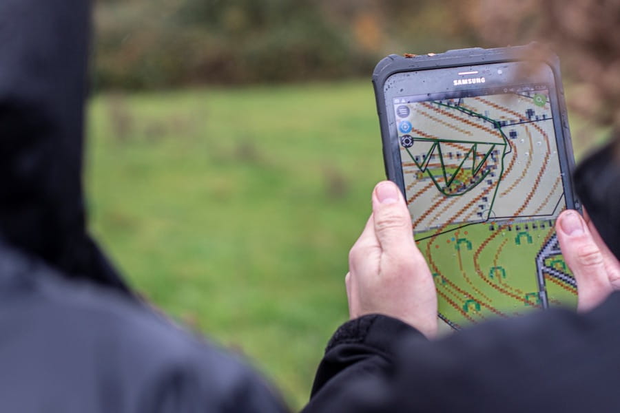 boswachter met tablet