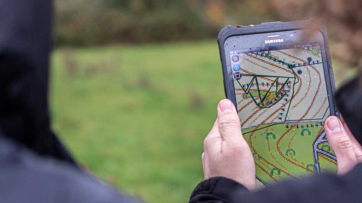 boswachter met tablet