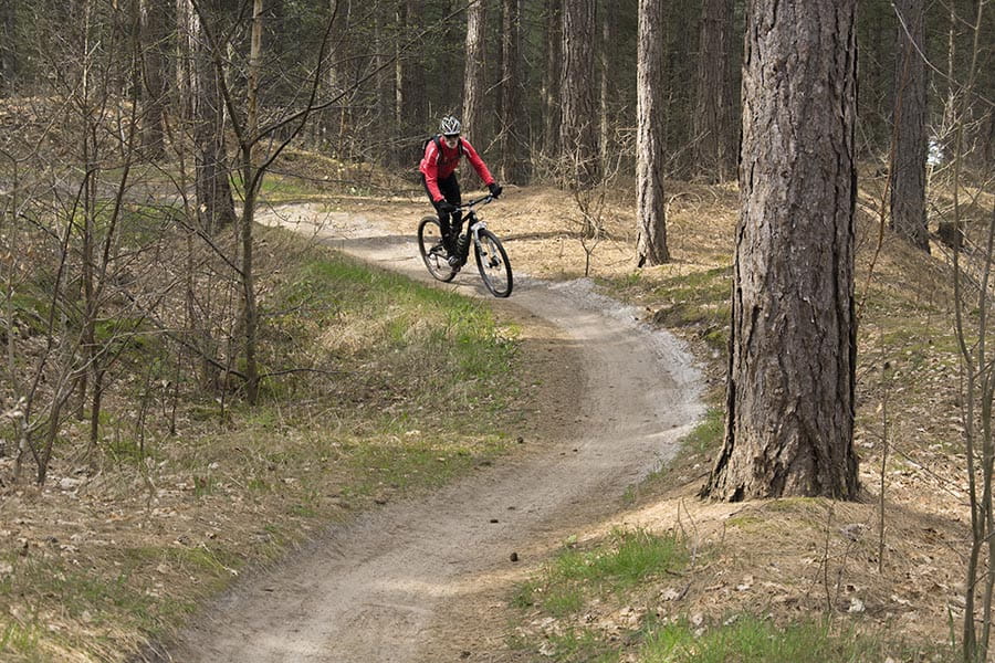 mountainbiken in de Schoorlse Duinen