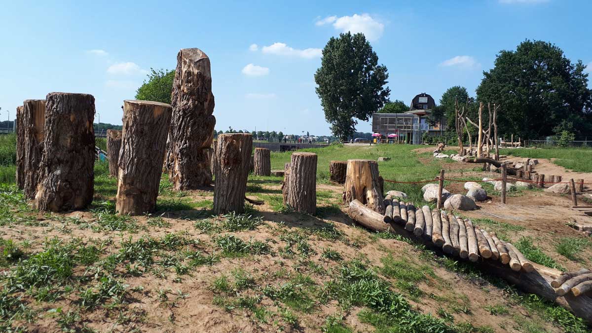 natuureducatieve tuin met blotevoetenpad