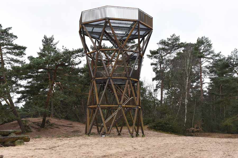 uitkijktoren Kootwijkerzand op de Veluwe