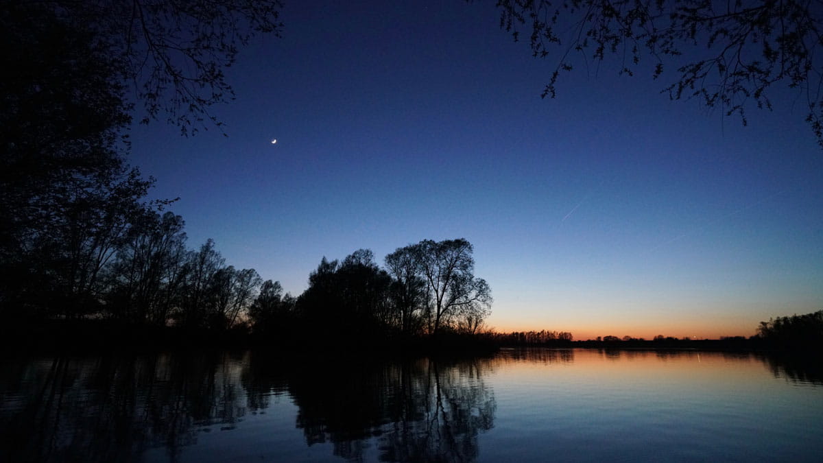 Water bij zonsondergang